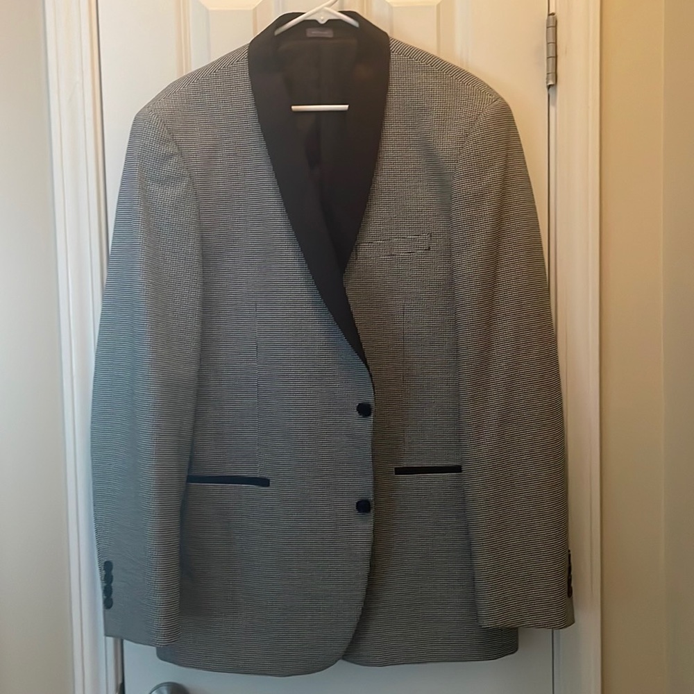 Men’s Madison Black & White haring bone blazer 46L